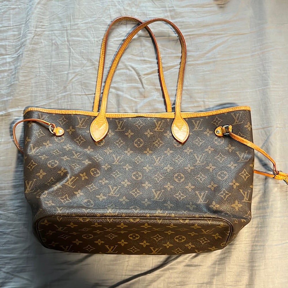 Knockoff LV Never Full Purse